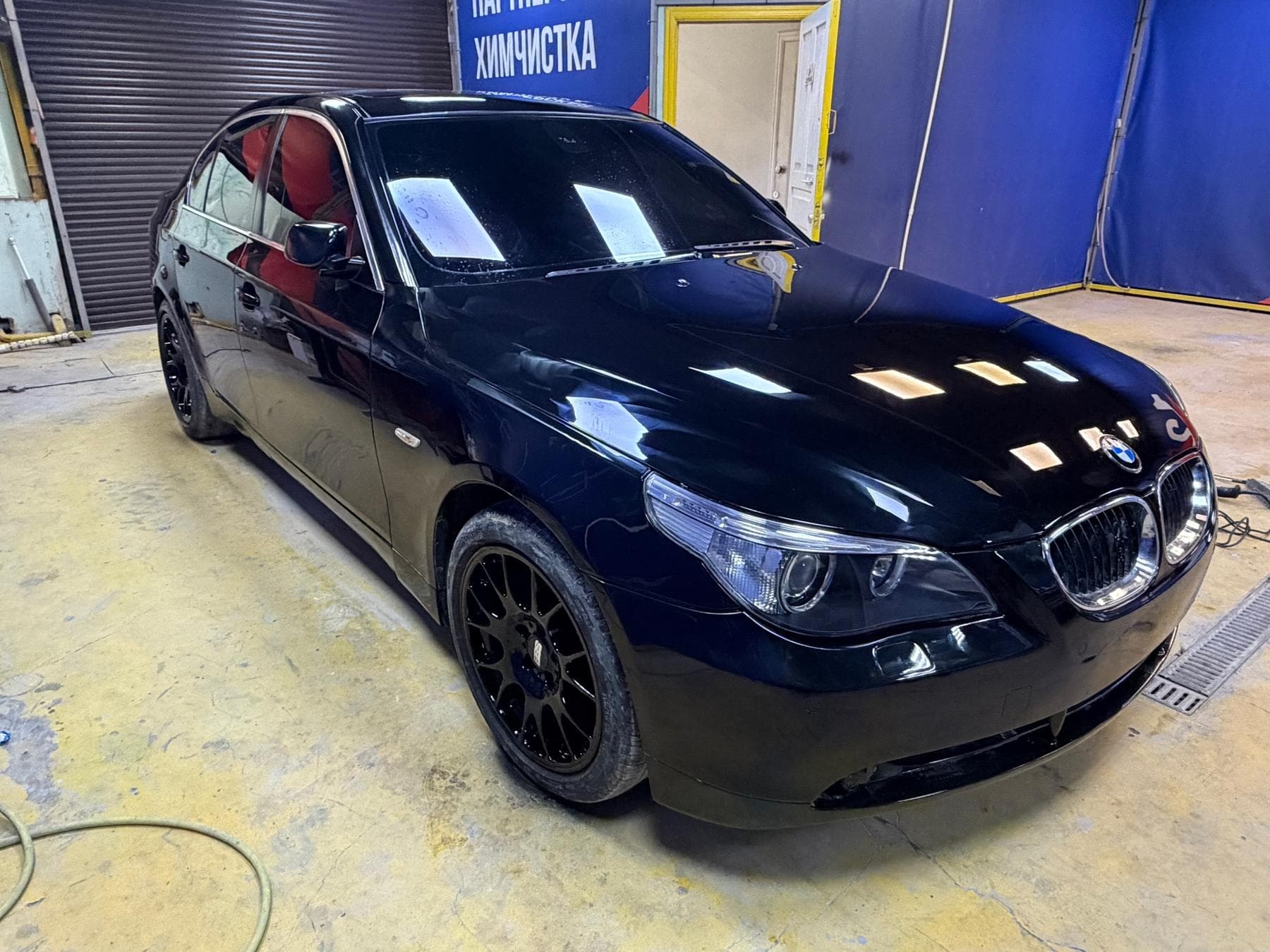 BMW 5 серии после полной покраски в цеху МурМоторс